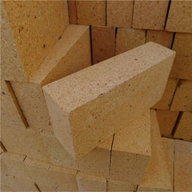 アルミナのセメントの火の安全な煉瓦、低い気孔率によってカスタマイズされる処理し難い粘土の煉瓦