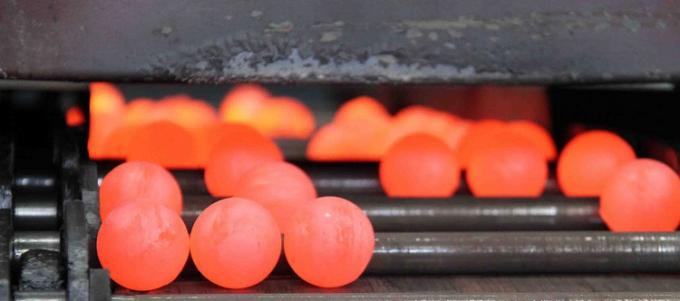 工場価格 30mm 50mm 100mm 磨き鉱山ボール 鋳造鋼ボール ボールミールのために 2