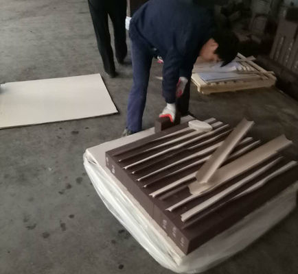 ガラス炉の炉のためのサイズのマグネサイトのChrome熱販売そしてカスタマイズされたRefracotryの煉瓦