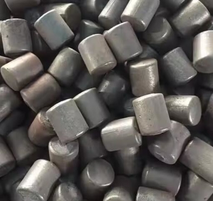 高クロムミールボール磨き媒体は,Fe2O3含有量0.5-1.5%と圧縮強度50〜100MPaのクロム鋼ボール